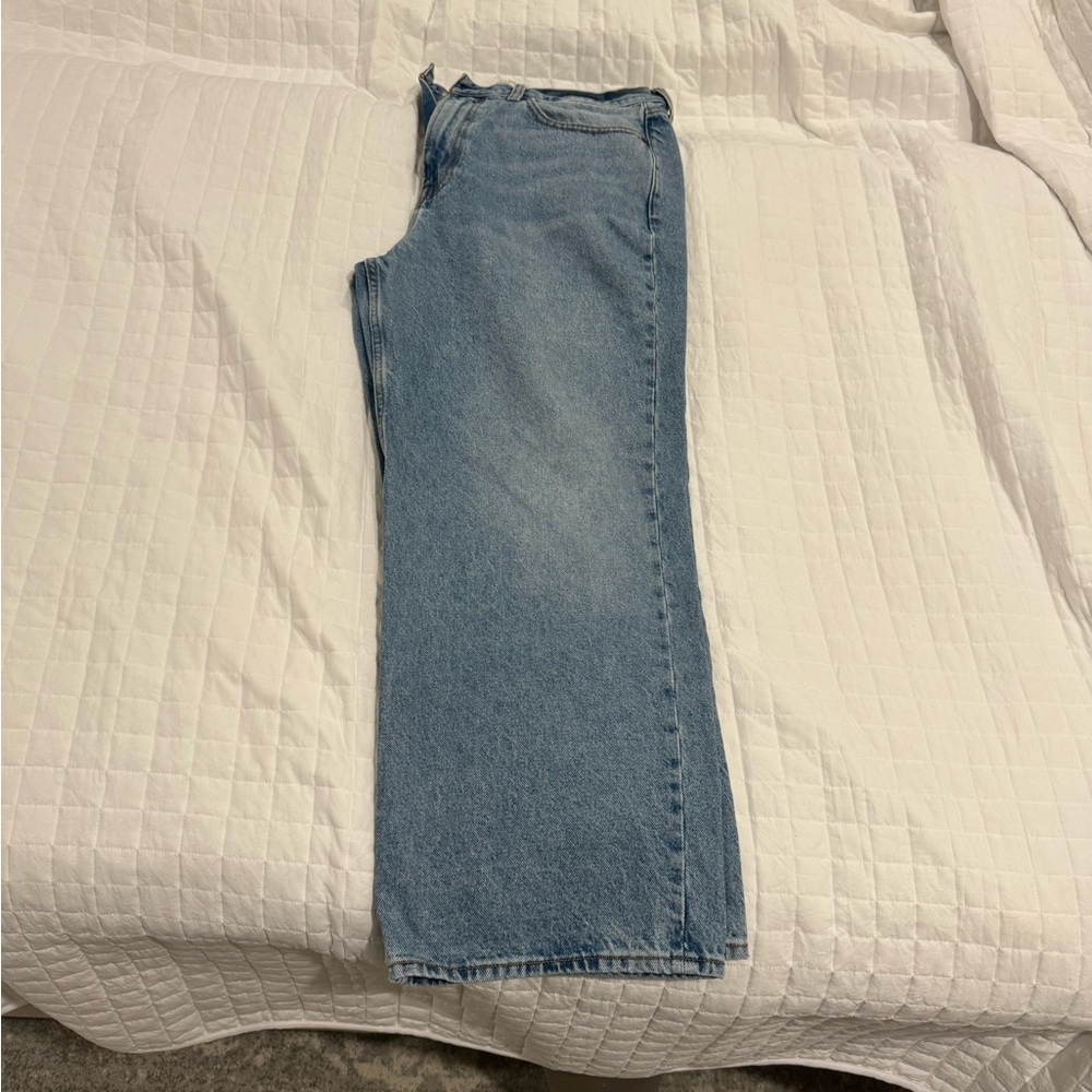 Abercrombie & Fitch Mid Rise Slouchy Jean